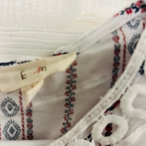 E Hanger M Red Blue Elastic Waist Eyelet Keyhole  Blouse Top Size L - Picture 3 of 8